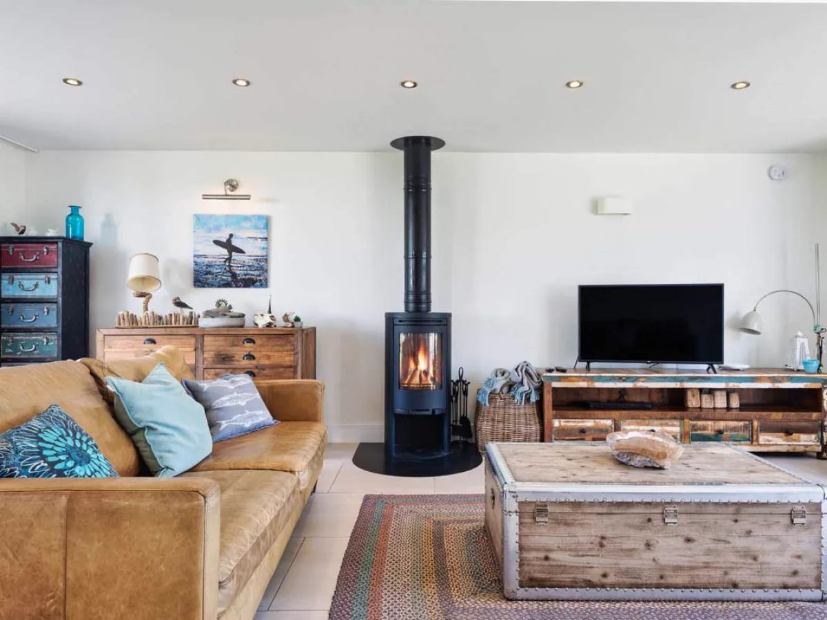 Dog-friendly holidays at Whalesborough — welcome packs, dog showers, enclosed gardens and coastal walks